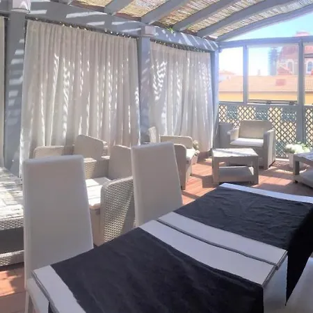 Ξενοδοχείο Alinari 3*