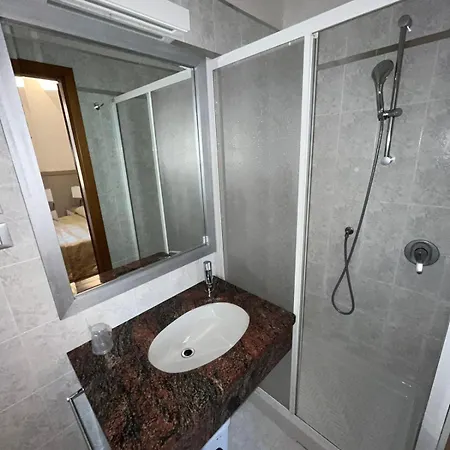 Alinari Szálloda 3*