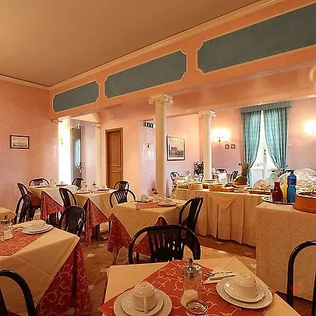 Alinari Szálloda 3*