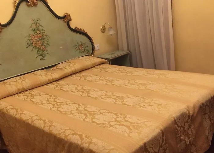 Alinari